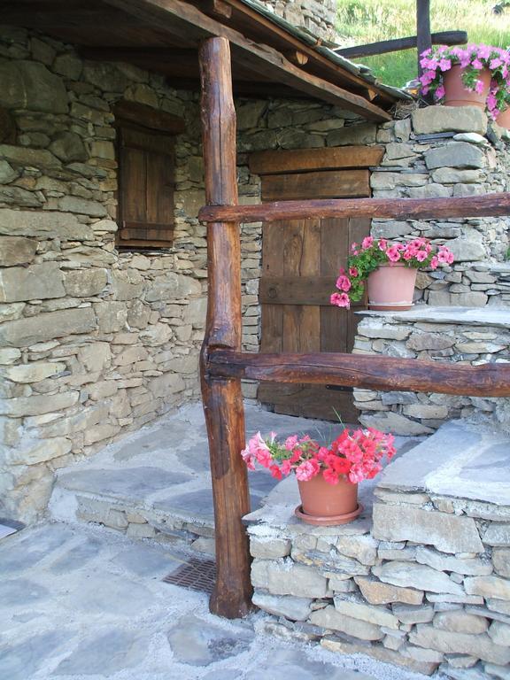 Agriturismo La Fontana Dell'Olmo Hotel Molini di Triora Екстериор снимка