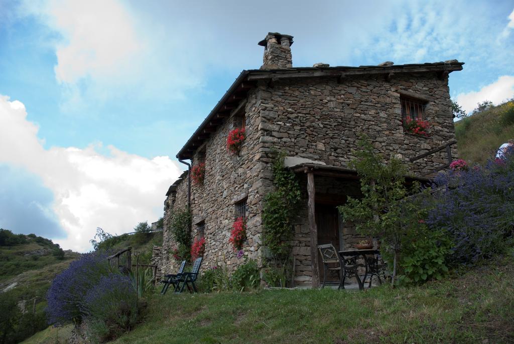 Agriturismo La Fontana Dell'Olmo Hotel Molini di Triora Екстериор снимка